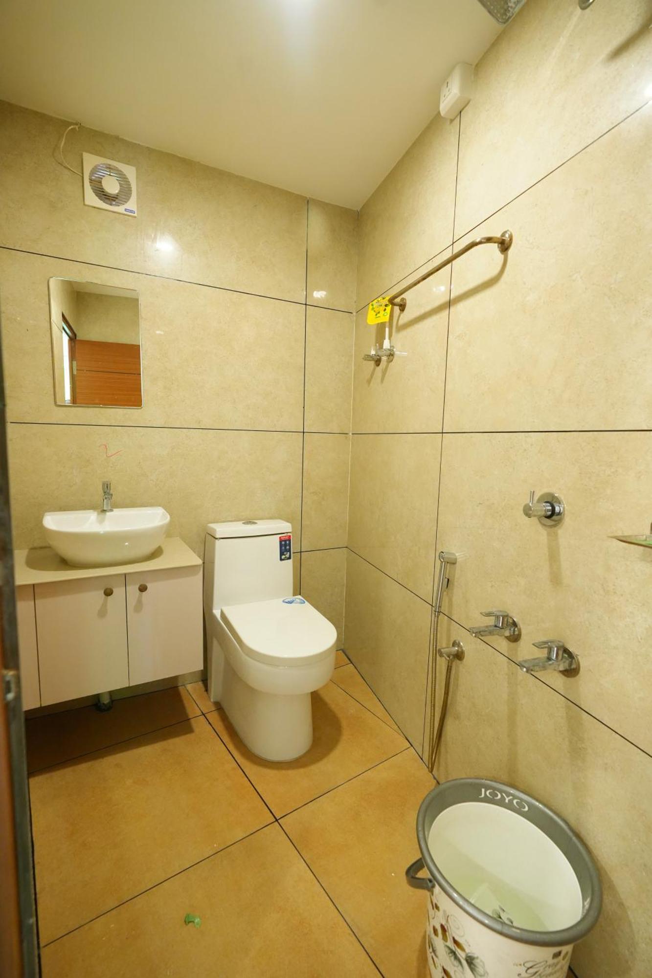 Amsher Suit Lulu Mall Road Hotel Kochi Ngoại thất bức ảnh