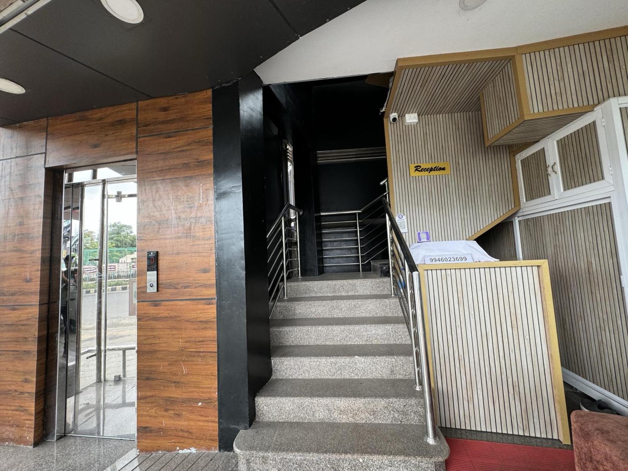 Amsher Suit Lulu Mall Road Hotel Kochi Ngoại thất bức ảnh